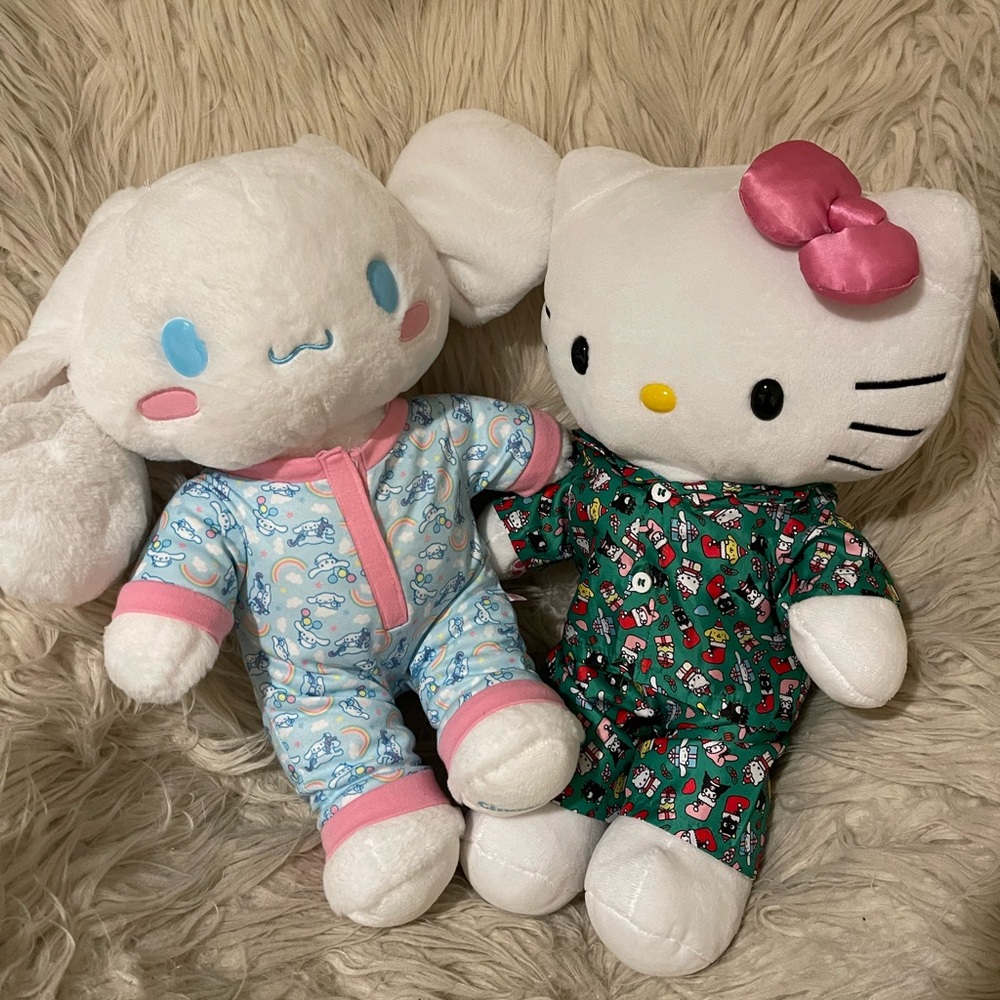 Sanrio BUILD A BEAR DUO (hello kitty and cinnamoroll)